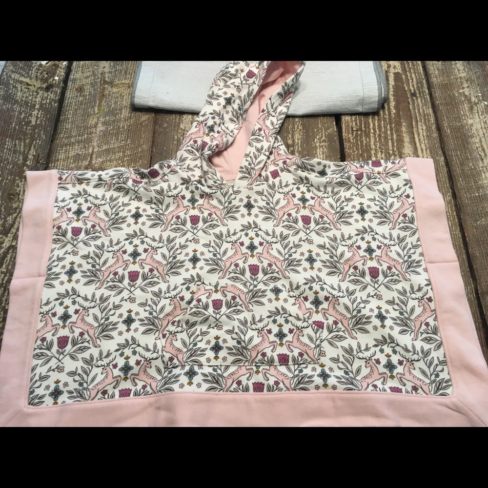 2t hooded cape